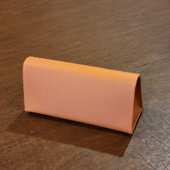 Tory Burch large sunglasses case with golden tone logo. - Picture 2 of 8